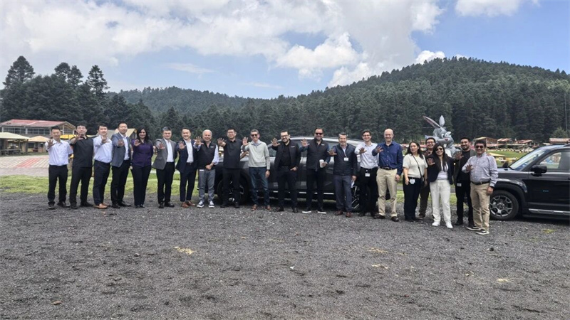 Zusammenarbeit für die Entwicklung und Streben nach Stärke auf See! SAIC-GM-Wuling-Management besucht den mexikanischen Markt